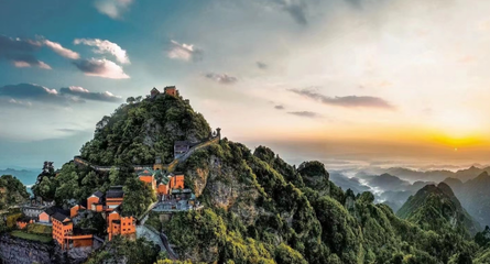 武當(dāng)山推出通票半價(jià)優(yōu)惠，管理服務(wù)全面升級