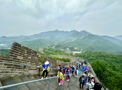 端午首日八達嶺再現“水墨丹青”奇景，園區(qū)多措并舉保障游客體驗